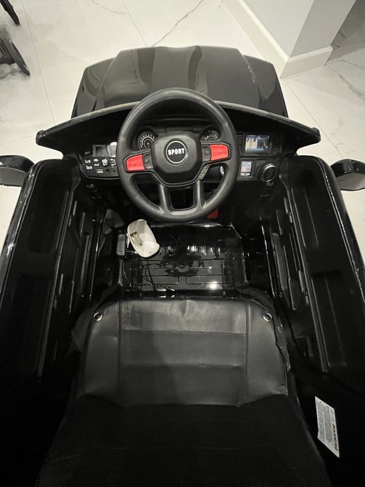 Детская электромашинка