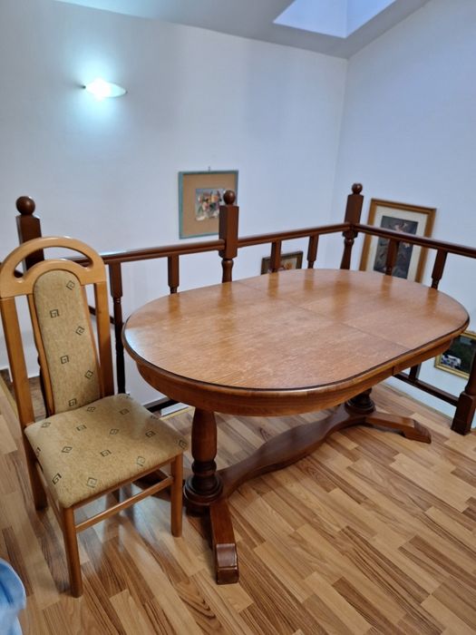 Masa extensibil 12 persoane cu 8 scaune