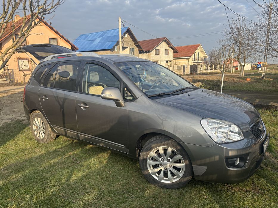 KIA Carens an 2012