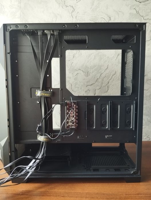 Корпус для пк Antec DF600 FLUX