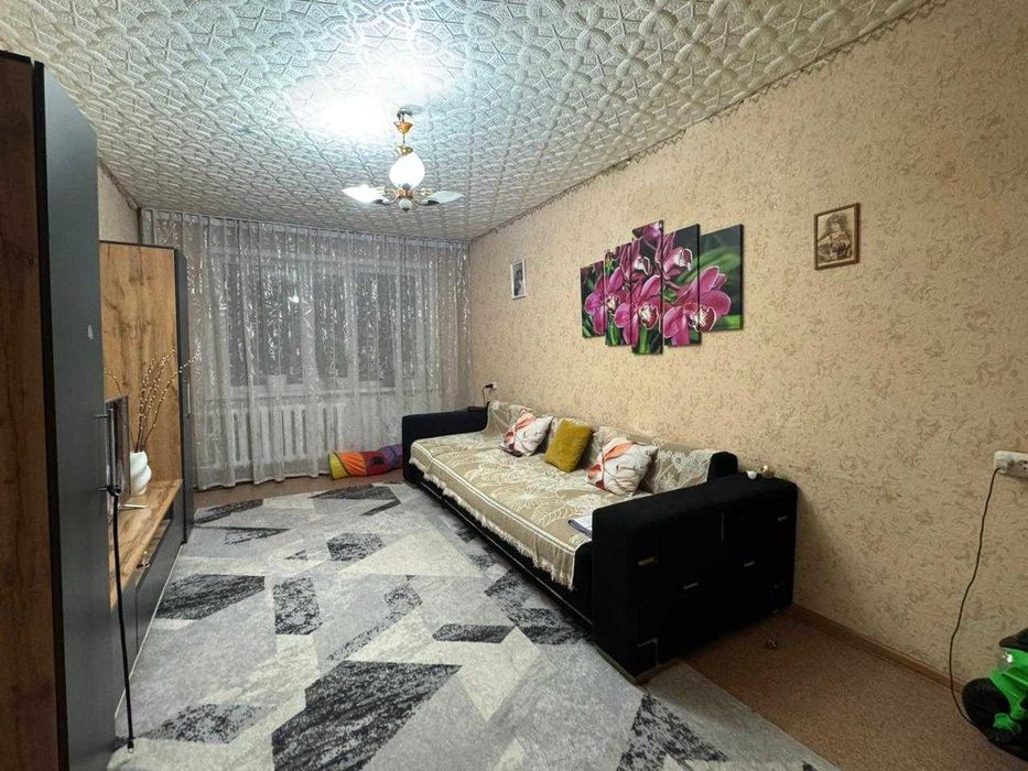 Продам 7 мкр на 1 этаже НЕ УГЛОВАЯ