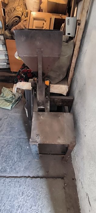 Продам зерно дробилку