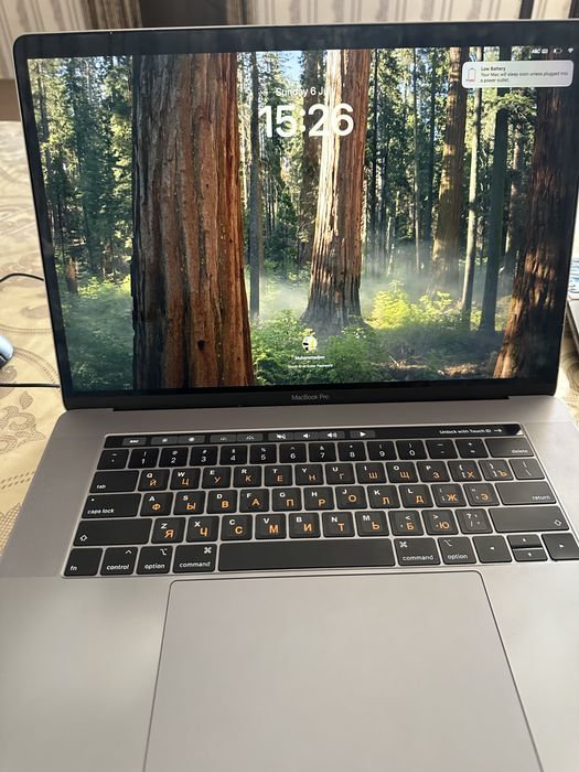 Macbook pro 2018 15- inch Core i7