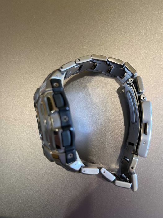 часовник - CASIO-G7000D