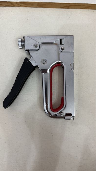 Степлер строительный