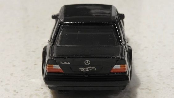 Hot wheels Mercedes 500e