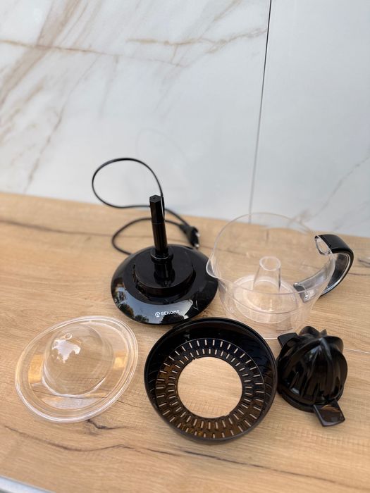 Електрическа сокоизстисквачка за цитруси Behome 700 мл