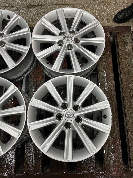 Диски  р17  оргинал   камри 50