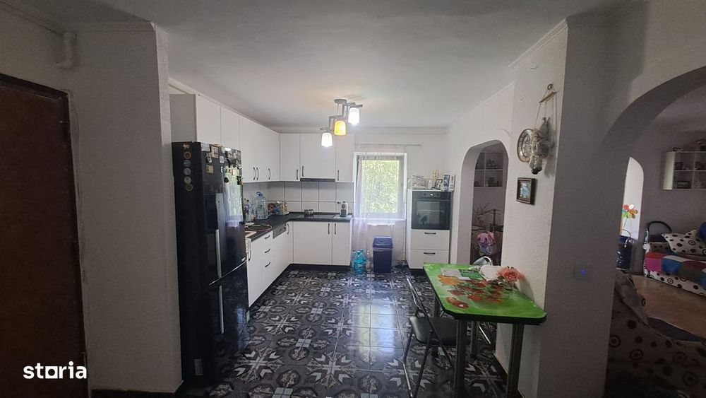 Basarab apartament 4 camere decomandat etaj intermediar
