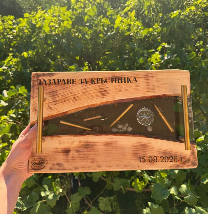 Ръчно изработени уникални дъски и плата от масивно дърво и епоксидна смола