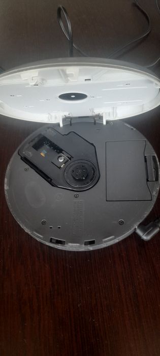 Walkman Sony cu încărcător