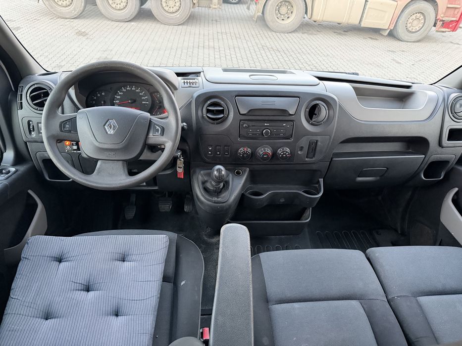 Renault master 2.3   2017 basculabil pe 3 parti 7 locuri