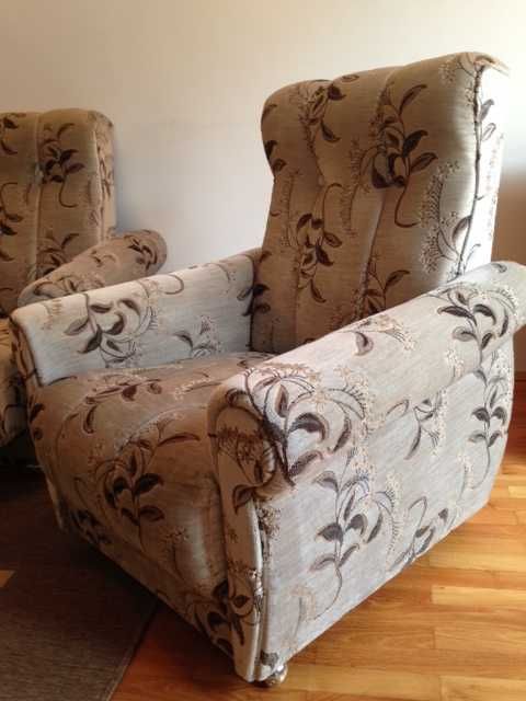 Канапе от ДАМАСКА, три фотьойла и табуретка.