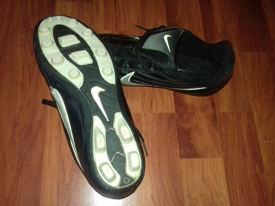 NIKE Adidas / Gheata Fotbal Crampoane NIKE Noi