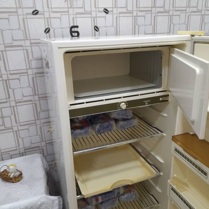 Холодильник Бирюса