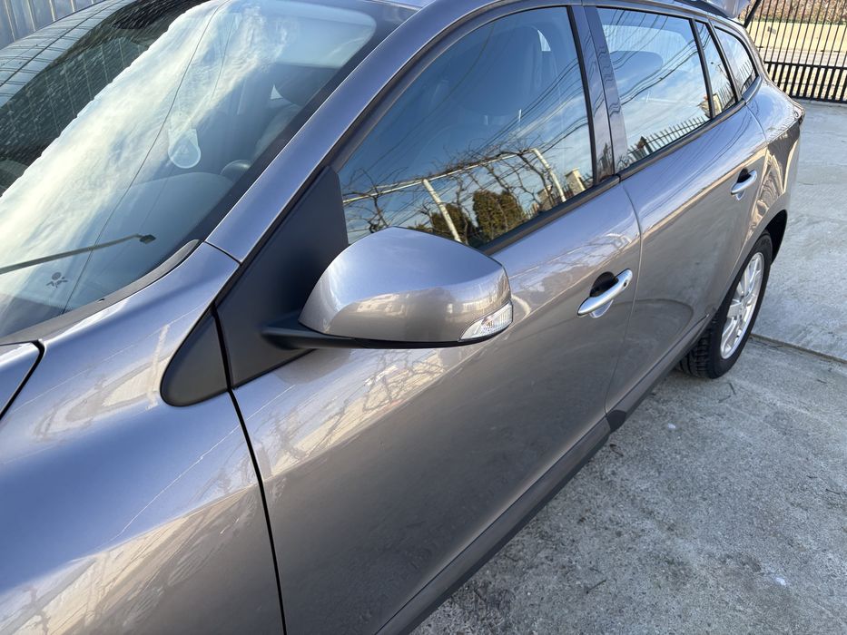 Dezmembrez  renault megane 3 1.5 dci 110 cp k9k N8 2011