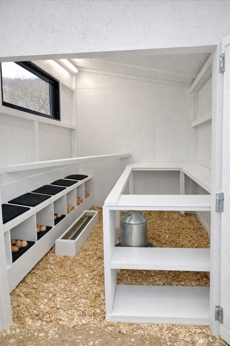 Vând coteț pentru găini, model modern și funcțional