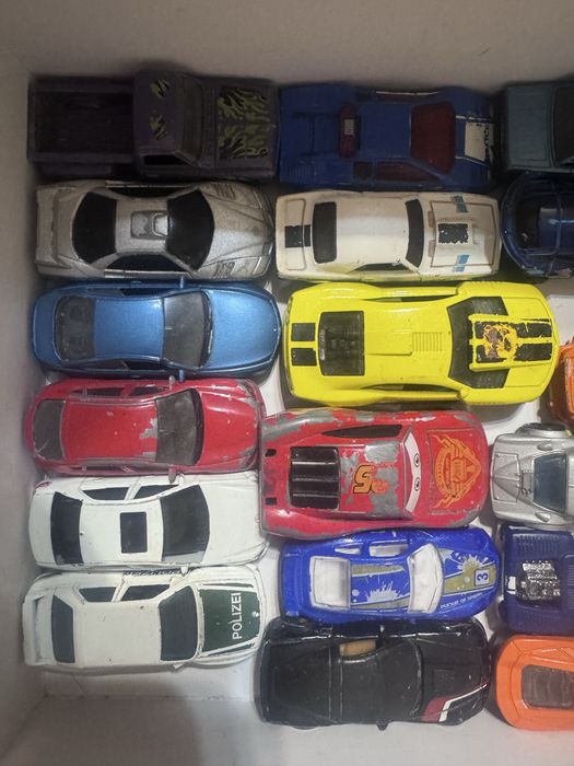 Машинки hot wheels