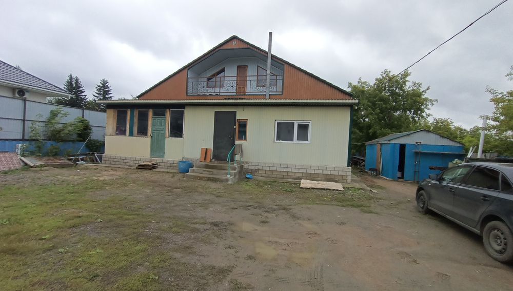 Продам 2 дома на одной территории