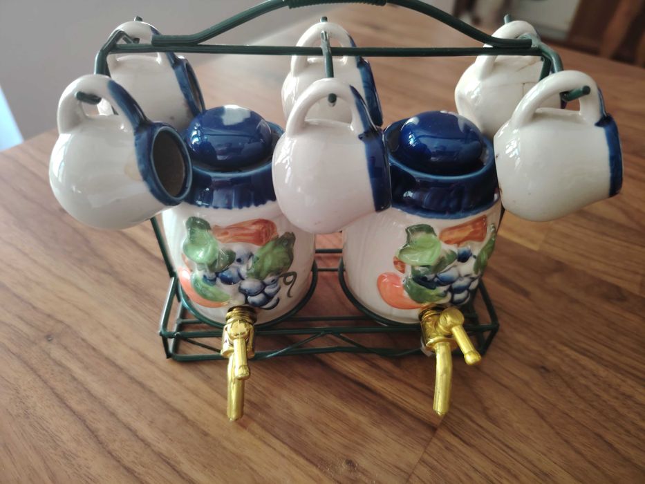 Керамичен ракиен сервиз с 6 малки чаши