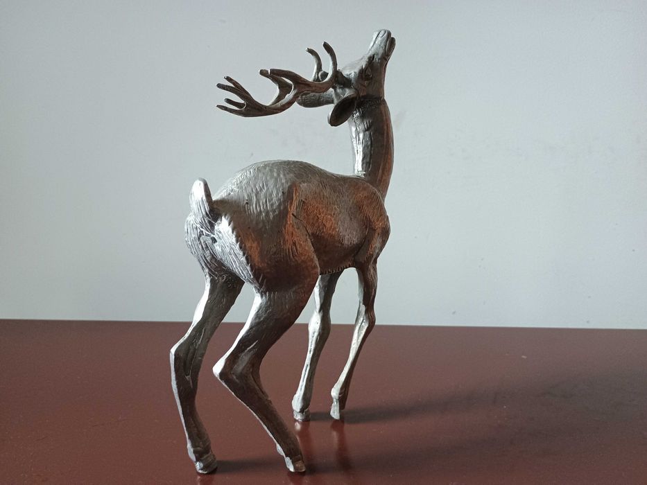 Прекрасна стара бронзова скулптура статуетка пластика от бял бронз