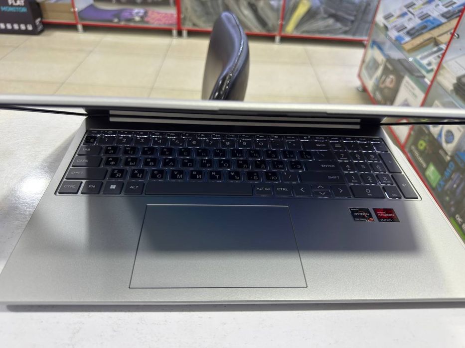 HP Ryzen 5-7520U DDR5 5500Mgz 8/512SSD