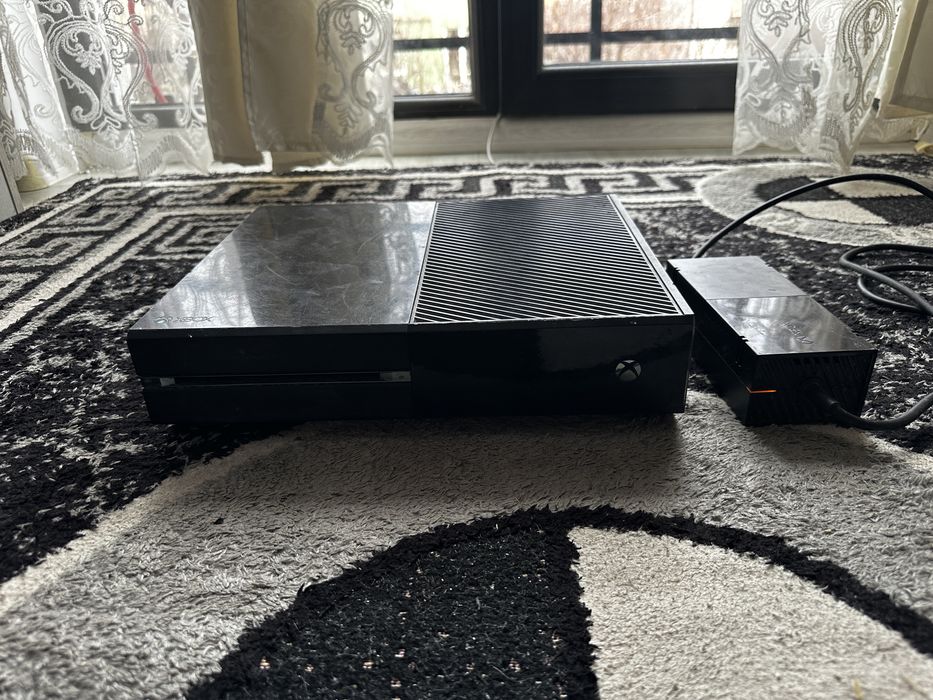 Xbox one 500GB.