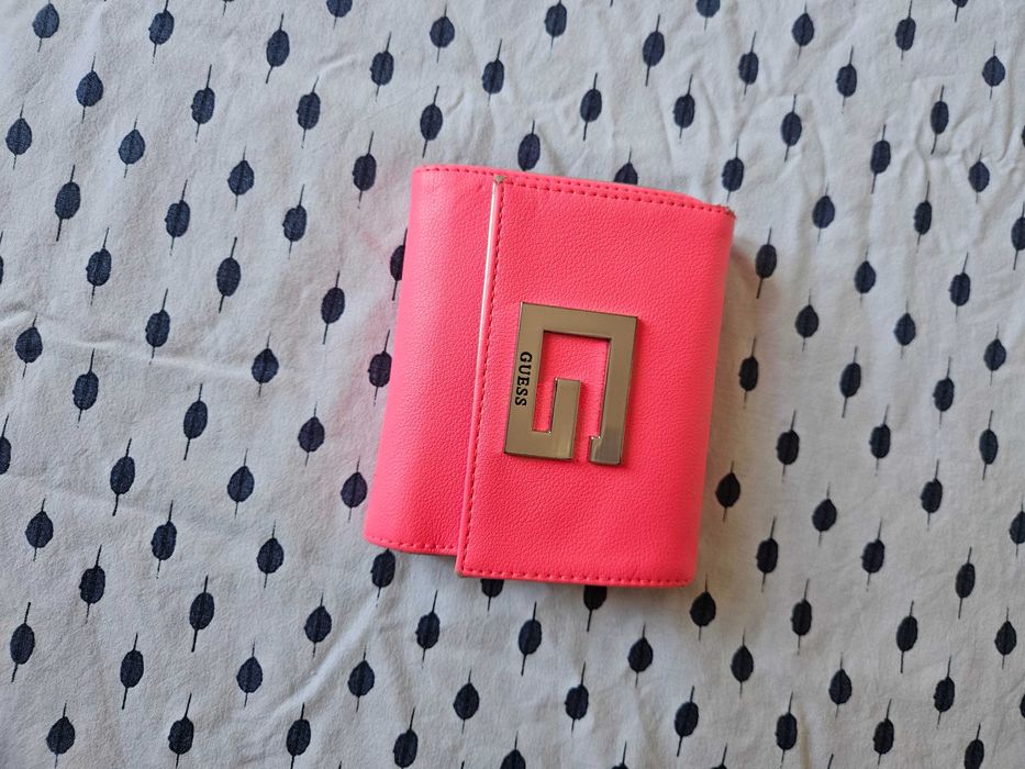 Guess дамско портмоне