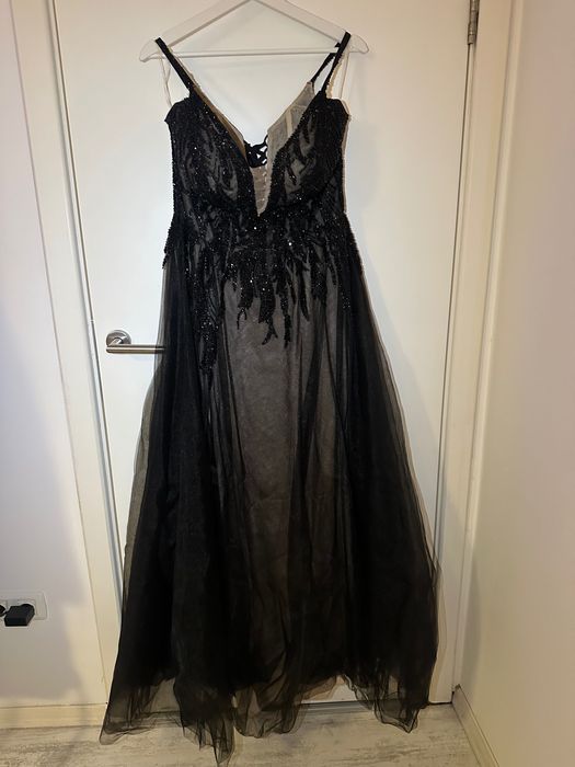 Продавам бална рокля