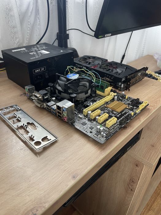De vanzare calculator gaming/laptop gaming/ kit placa de baza