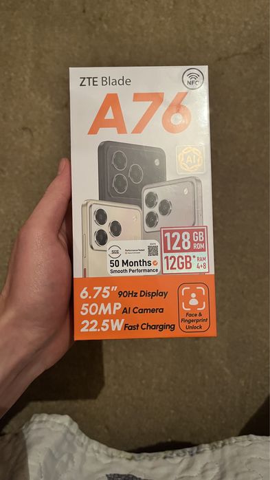 ZTE Blade A76 золотой новое