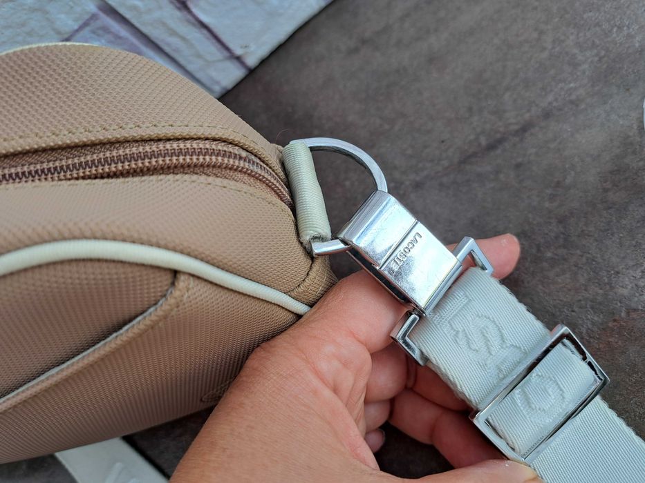 дамска чанта Lacoste,малка бежева чантичка