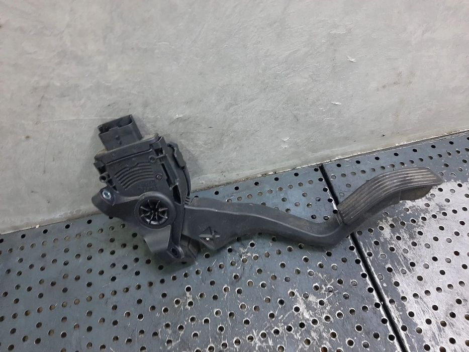 pedala acceleratie 1.2 vti 8f02 peugeot 208 2015  9671433780  6pv00994941