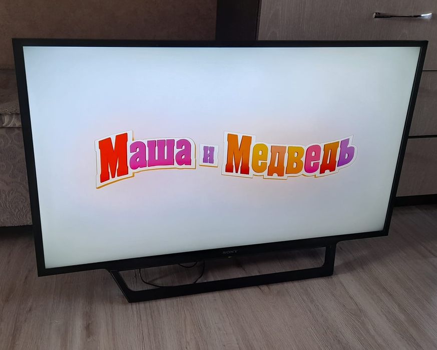 Смарт телевизор Sony 81см. С кронштейном.