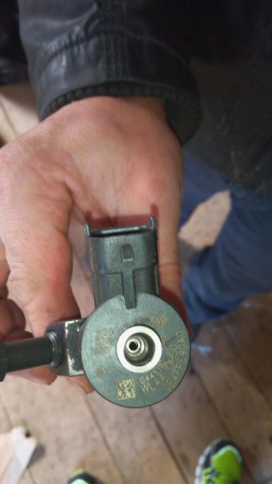 Injectoare piese Ford Ranger si Mazda bt 50 motor 2.5 3.0