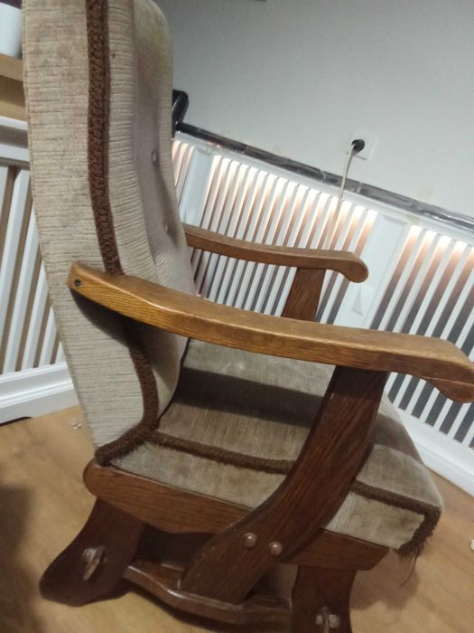 Vând fotoliu lem stejar