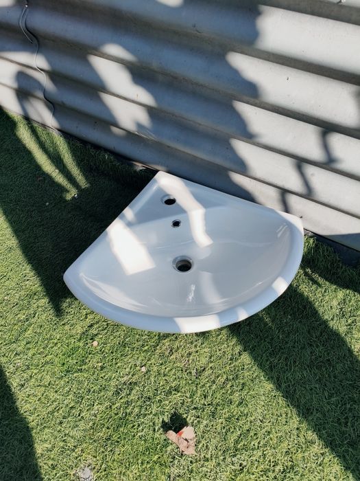 Раковина угловая