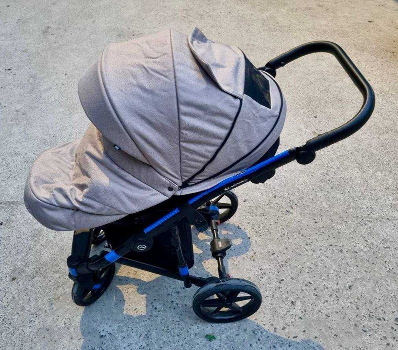 Детская коляска 3 в 1