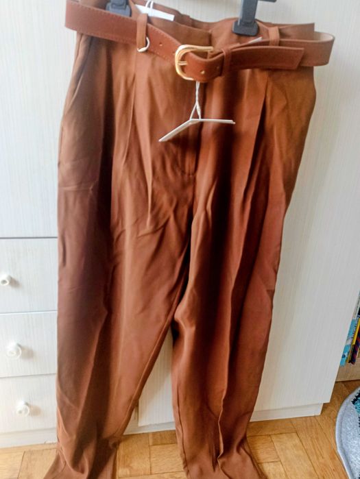 Панталон Zara, с колан, нов, размер М