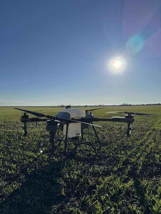 Пръскане с земледелски дрон