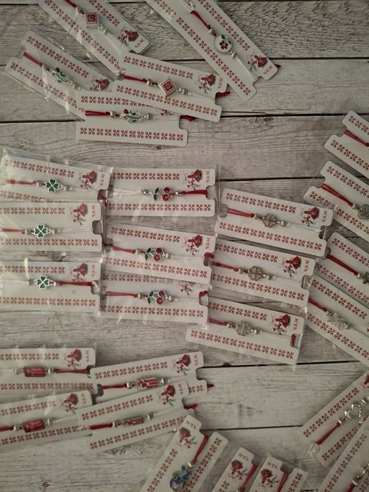 мартеници на едро и дребно/десятки и единични