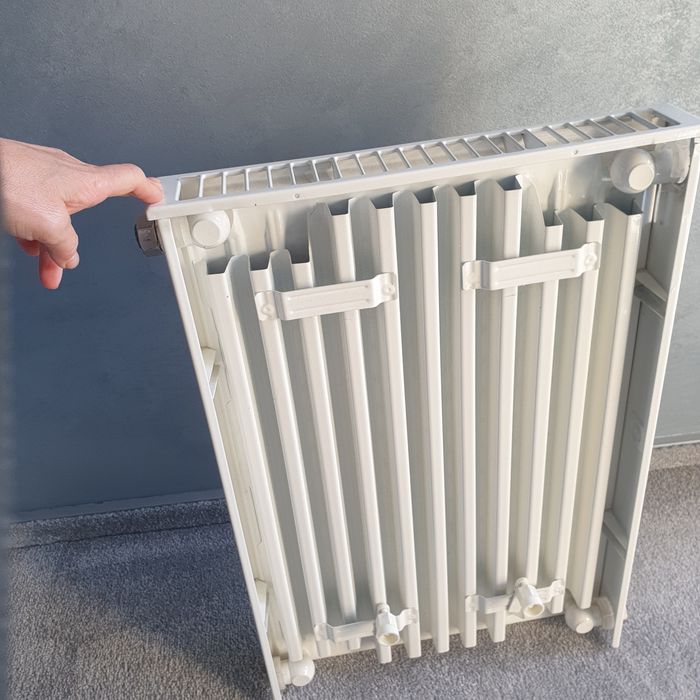 Vând radiator/ calorifer nou