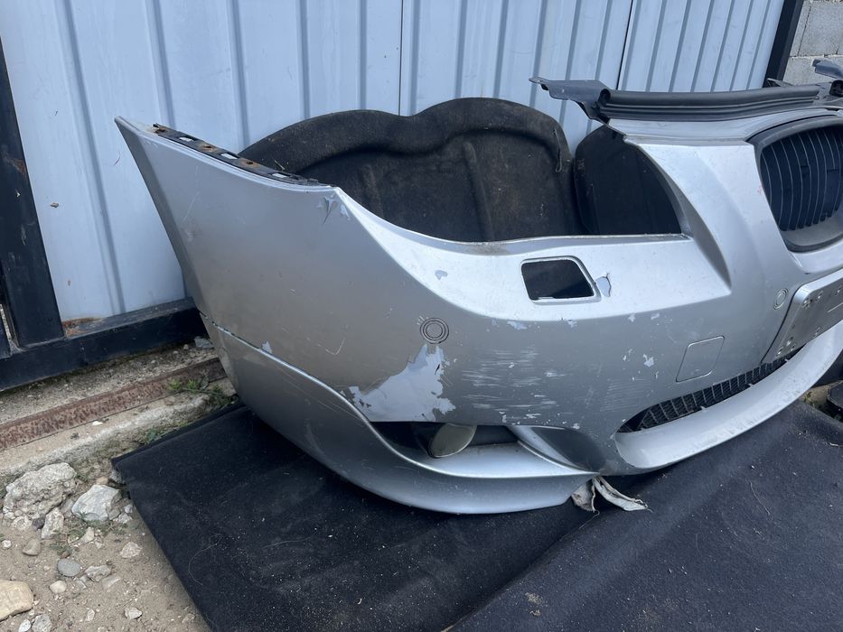 Bară față completă BMW Seria 5 e60 M-Pachet 2005 cu senzori și spălătoare de faruri