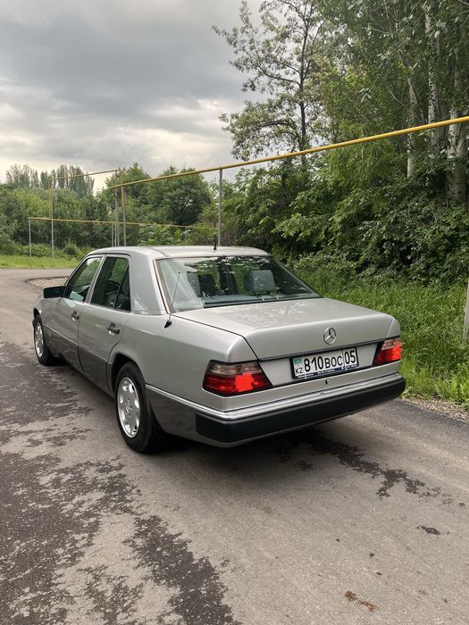 Mercedes Benz E230