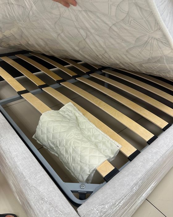 Спальная кровать