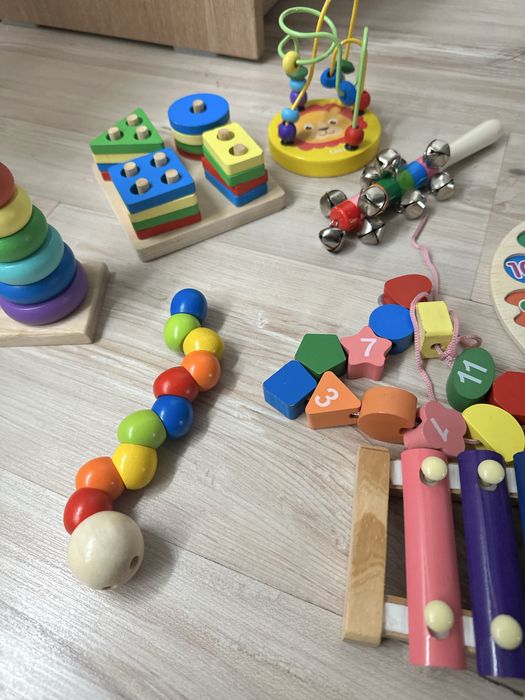 Дървени играчки за деца 0-3 г.