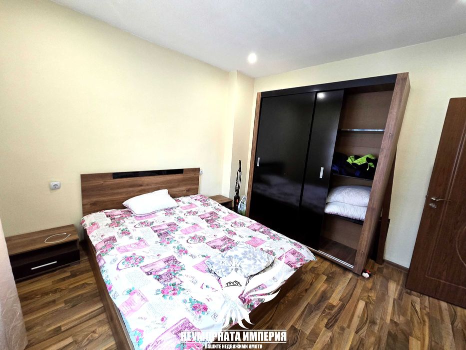 Продавам тристаен апартамент с площ от 68кв.м. на първи етаж с 1/2 от двор 315кв.м. в гр.Асеновград, квартал Зъбче - снимка 12
