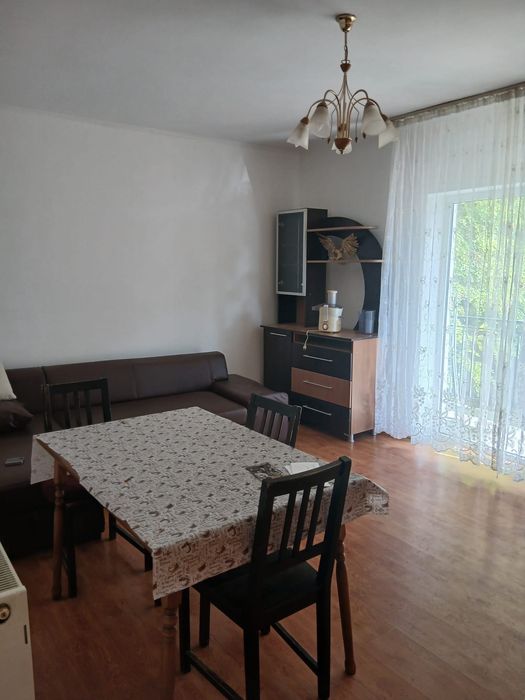 Închiriez apartament