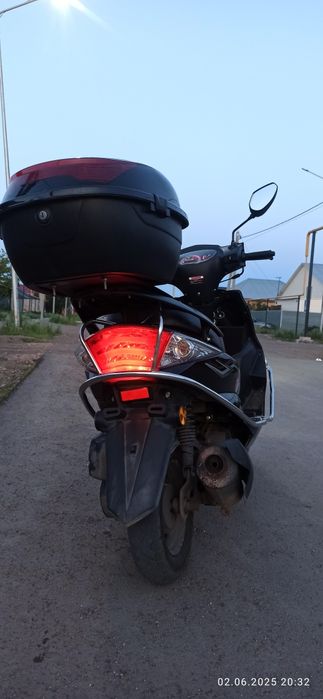 Продам M8 скутер 240 000