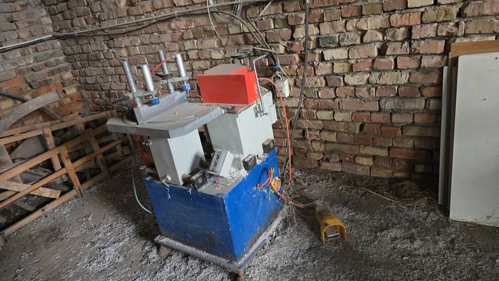 Станки по сборке пластика